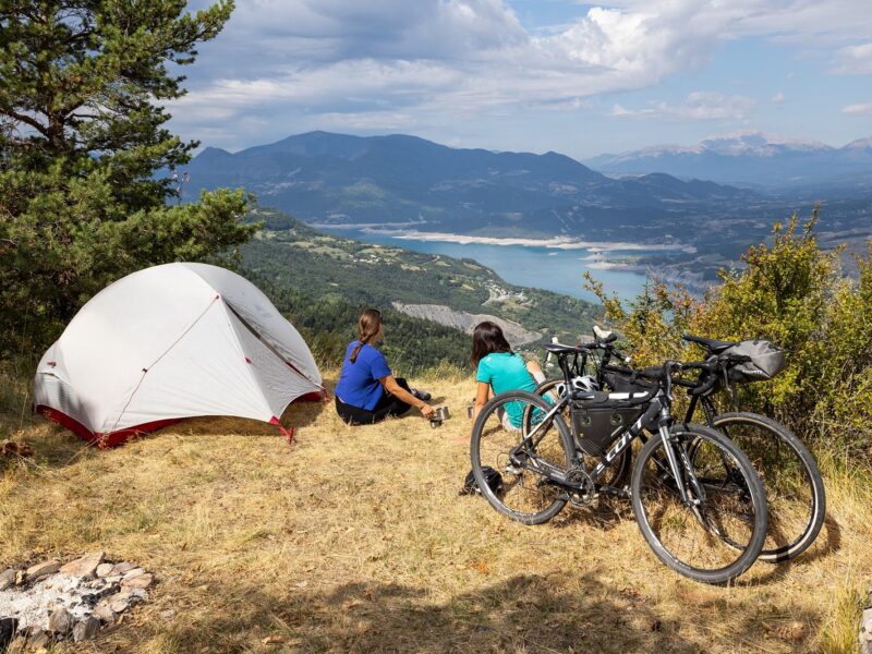 Tour du Lac de Serre Ponçon à VTT-Gravel version camping